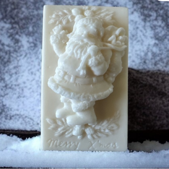 Decorative Fall Soap - 3 Hand Crafted Soap Charcoal Eucalyptus & Vanilla - Picture 7 of 7
